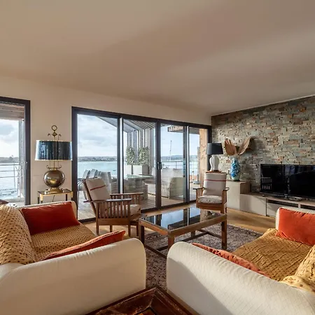 Apartment - Aiguillon - T5 Avec Terrasse, Parking Securise Et Wifi - Fr-1-319-404 *