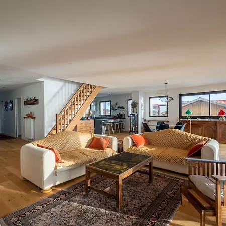 Apartment - Aiguillon - T5 Avec Terrasse, Parking Securise Et Wifi *
