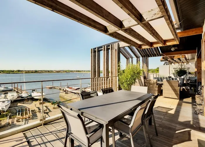 Daire - Aiguillon - T5 Avec Terrasse, Parking Securise Et Wifi - Fr-1-319-404