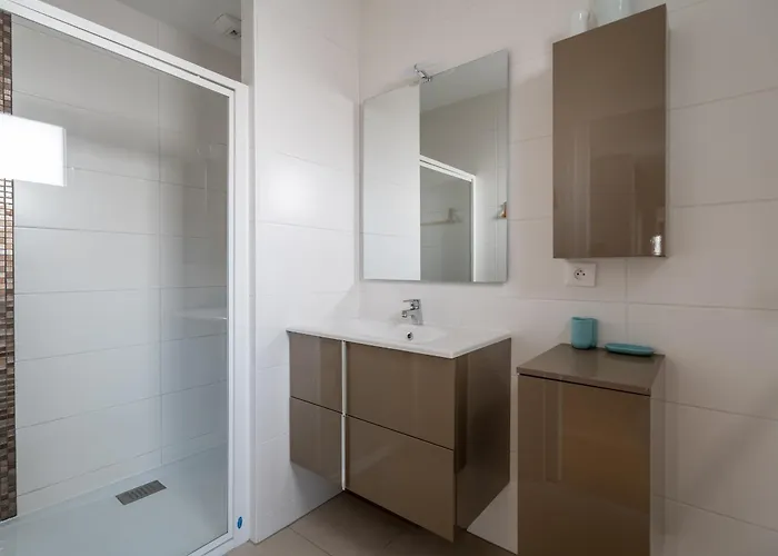 - Aiguillon - T5 Avec Terrasse, Parking Securise Et Wifi - Fr-1-319-404 *