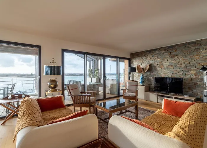 Daire - Aiguillon - T5 Avec Terrasse, Parking Securise Et Wifi - Fr-1-319-404 *