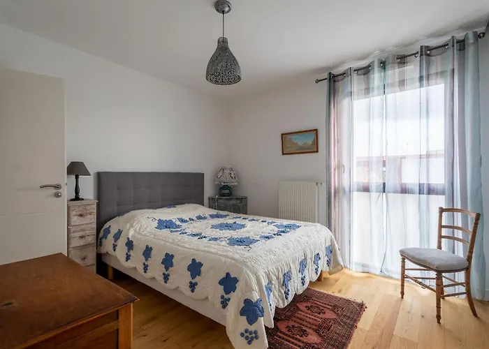 Daire - Aiguillon - T5 Avec Terrasse, Parking Securise Et Wifi - Fr-1-319-404