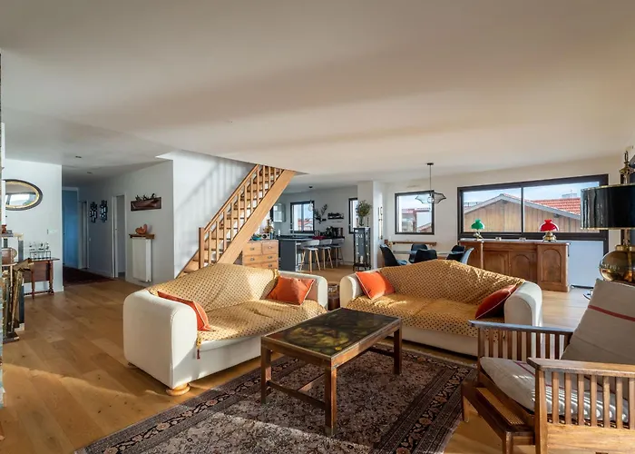 Apartment - Aiguillon - T5 Avec Terrasse, Parking Securise Et Wifi - Fr-1-319-404 *