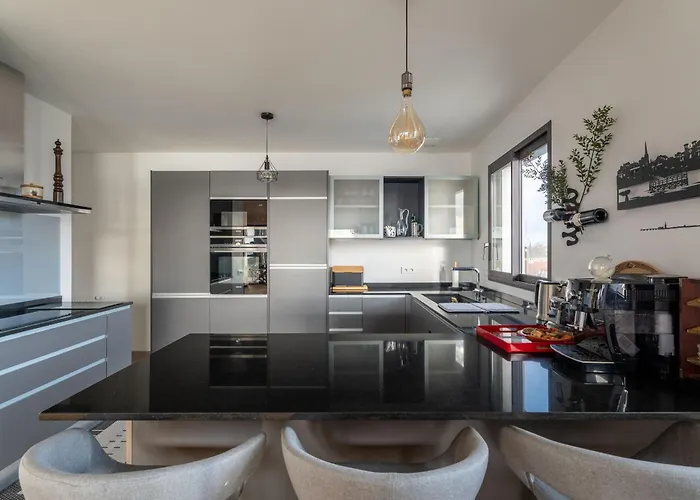 - Aiguillon - T5 Avec Terrasse, Parking Securise Et Wifi - Fr-1-319-404 Apartment *